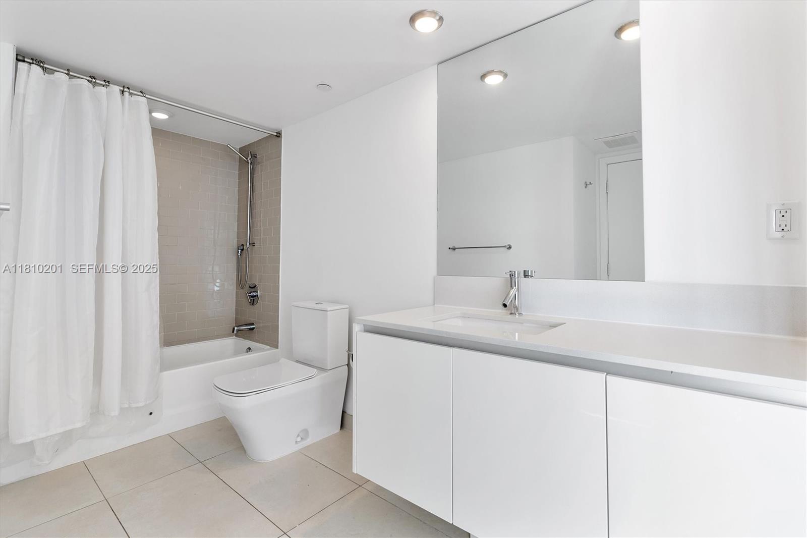 BAY HARBOR CLUB CONDO - Residential