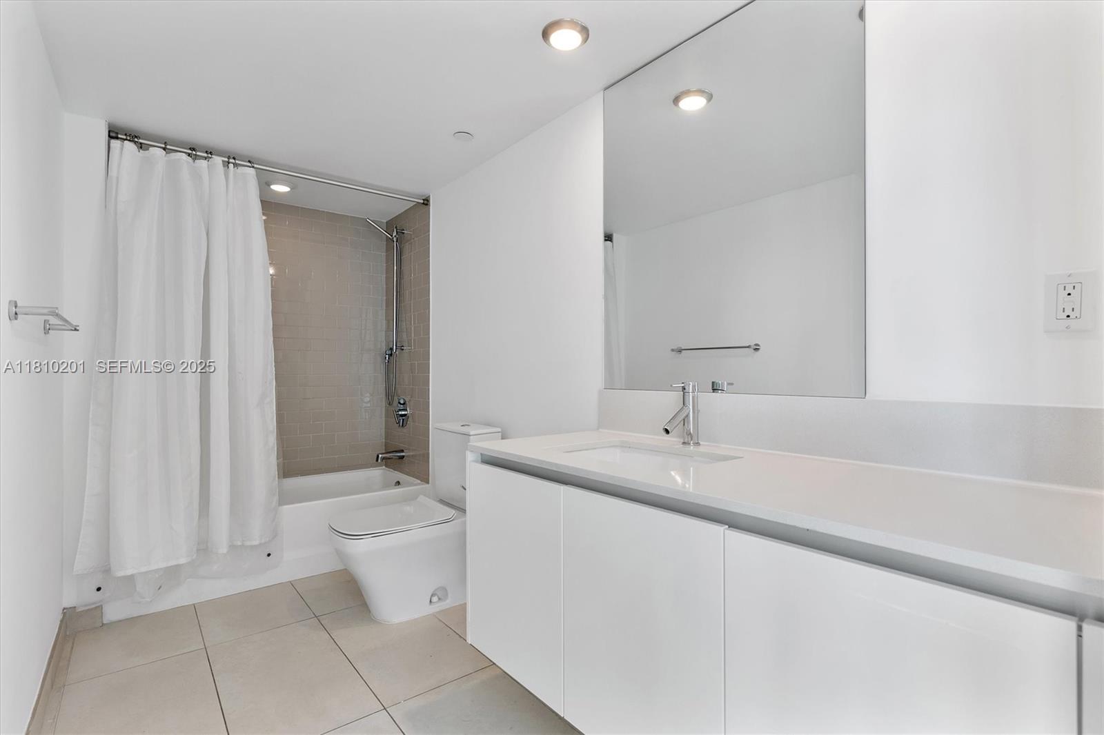 BAY HARBOR CLUB CONDO - Residential