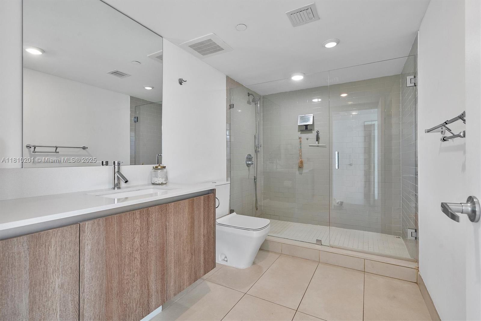 BAY HARBOR CLUB CONDO - Residential