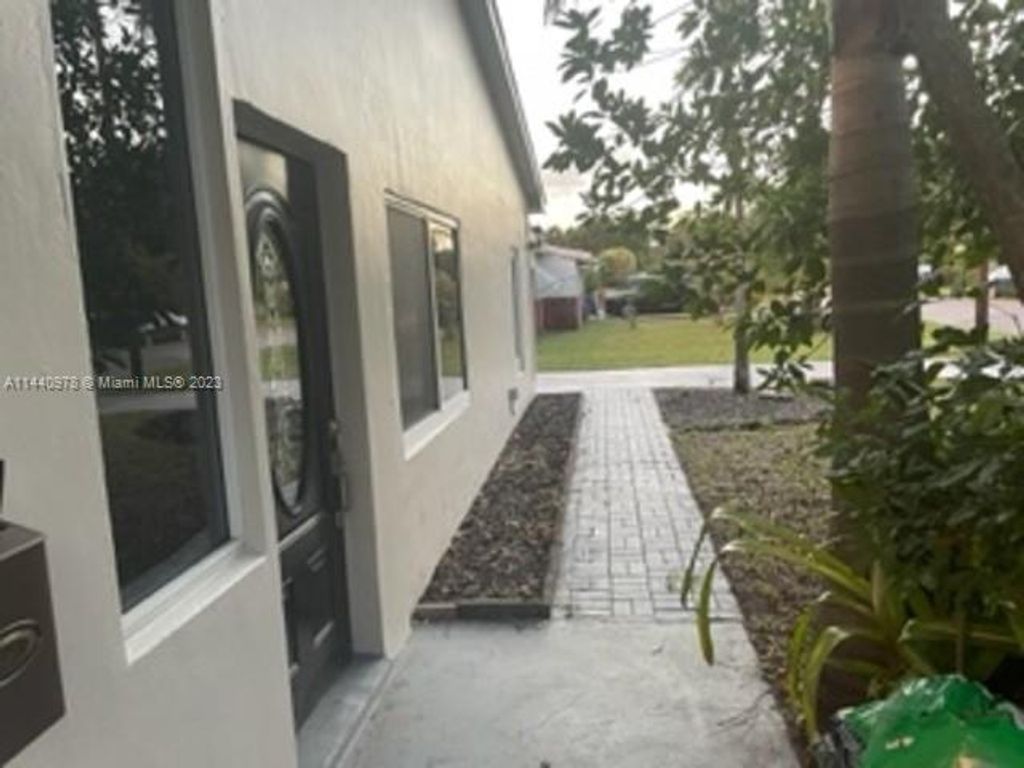 Photo of 1210 SW 28th St, Fort Lauderdale, FL 33315 (MLS # A11440978)