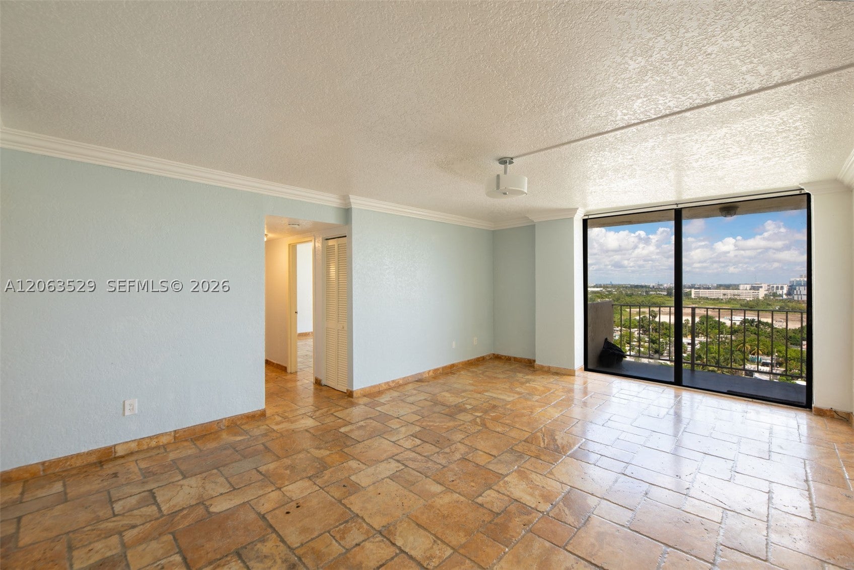 2350 NE 135th St 1503, North Miami FL 33181