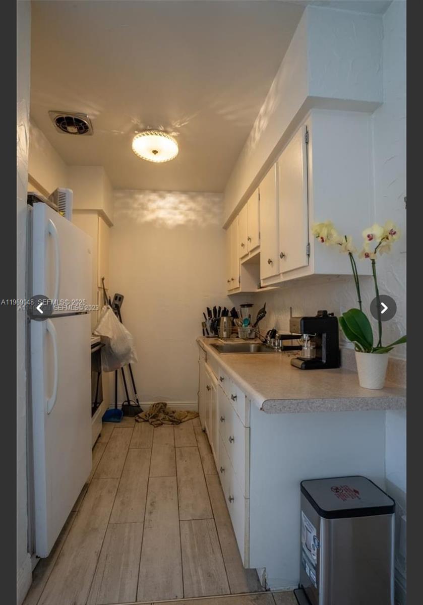 PARK SIDE MANOR D CONDO I - Residential