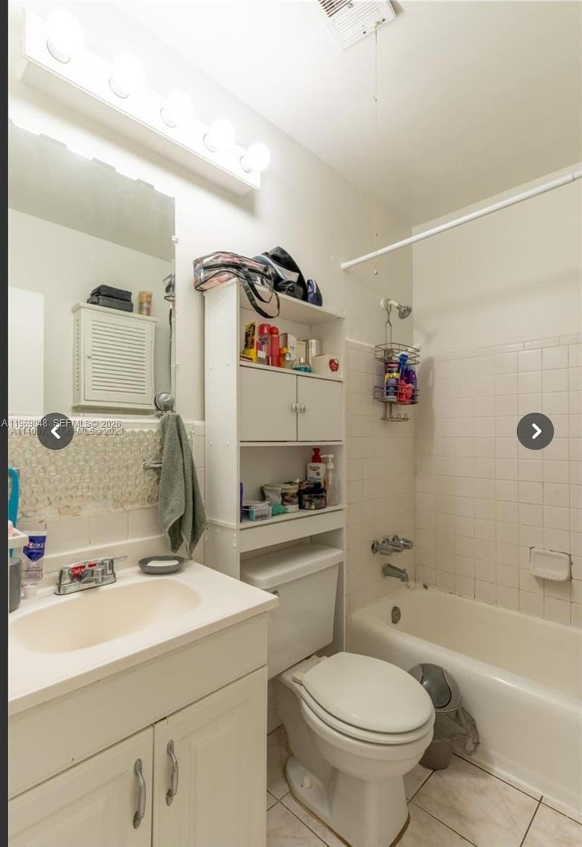 PARK SIDE MANOR D CONDO I - Residential