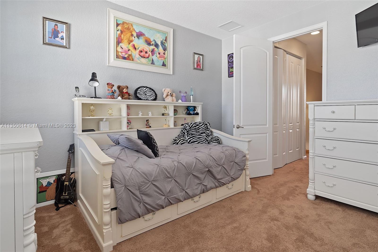 MONTCLAIR CONDO - Residential