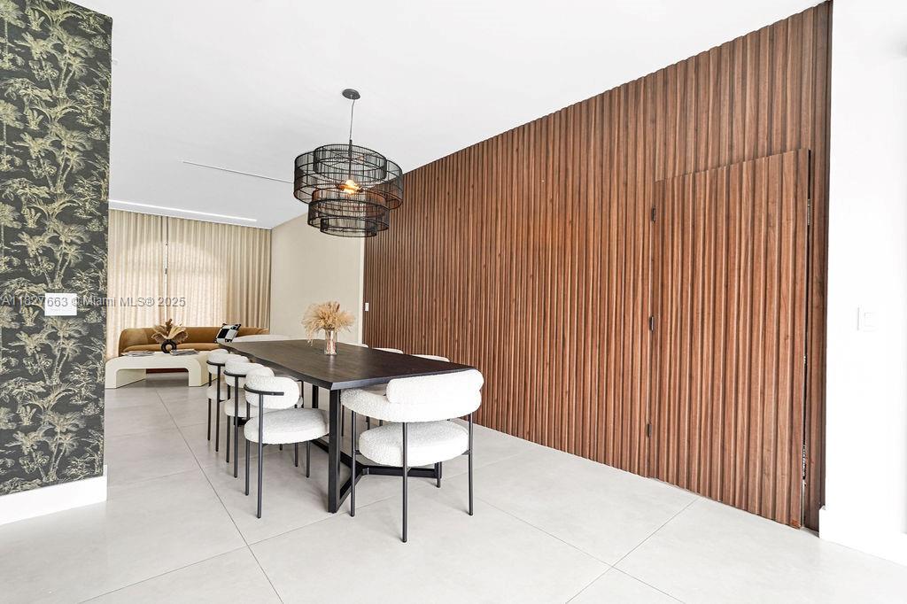 EMBASSY LAKES PHASE II - Residential