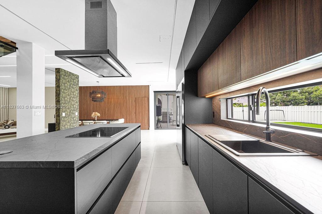 EMBASSY LAKES PHASE II - Residential