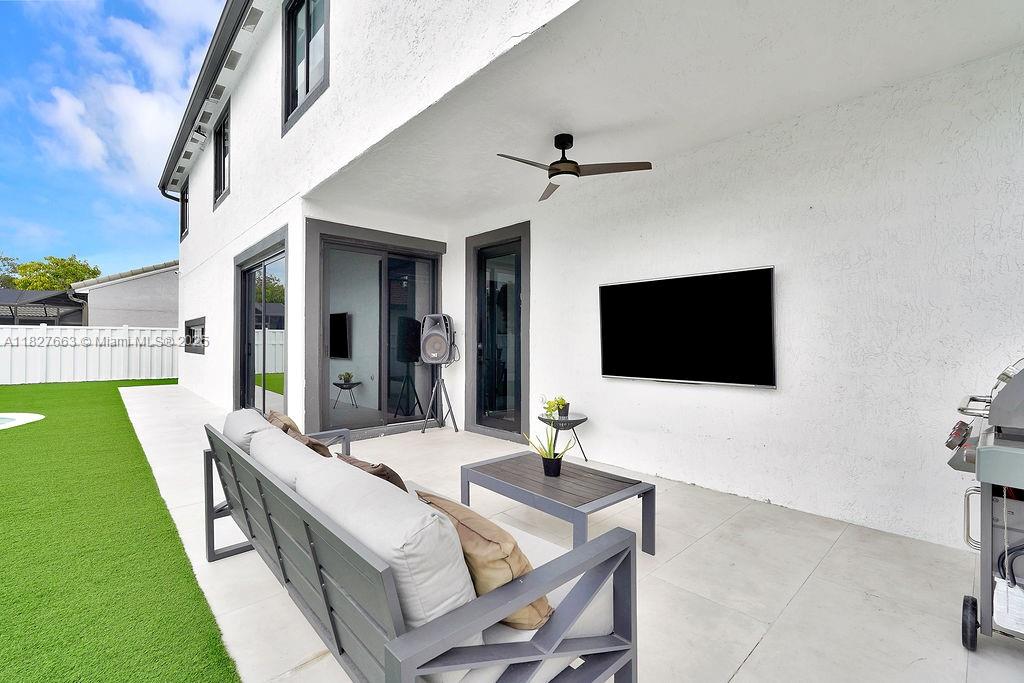 EMBASSY LAKES PHASE II - Residential