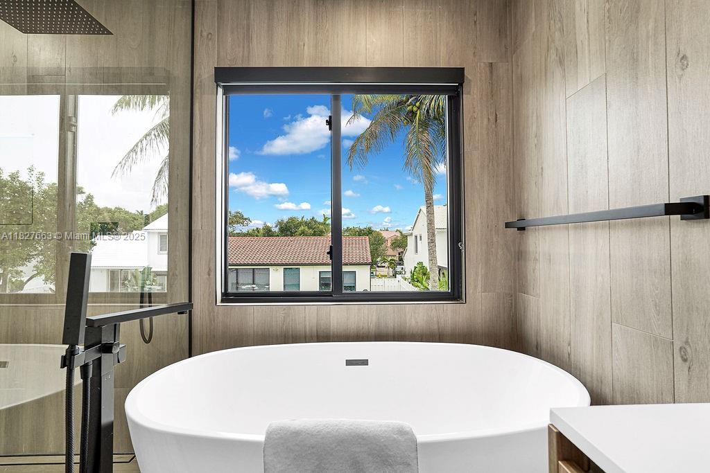 EMBASSY LAKES PHASE II - Residential