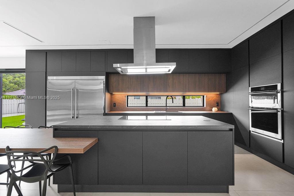 EMBASSY LAKES PHASE II - Residential