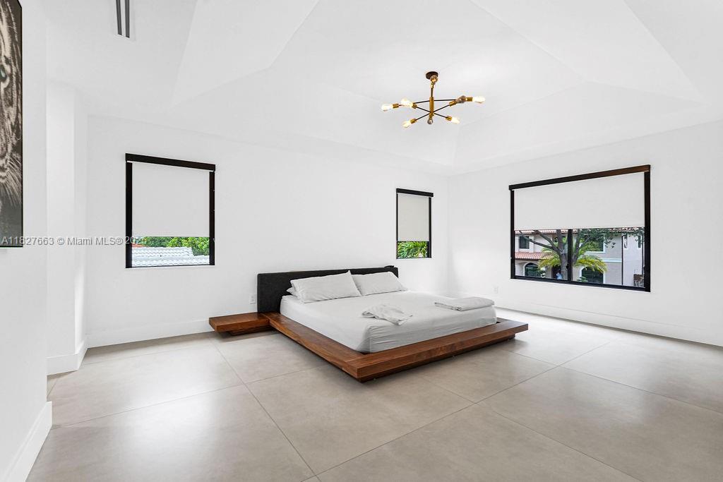 EMBASSY LAKES PHASE II - Residential