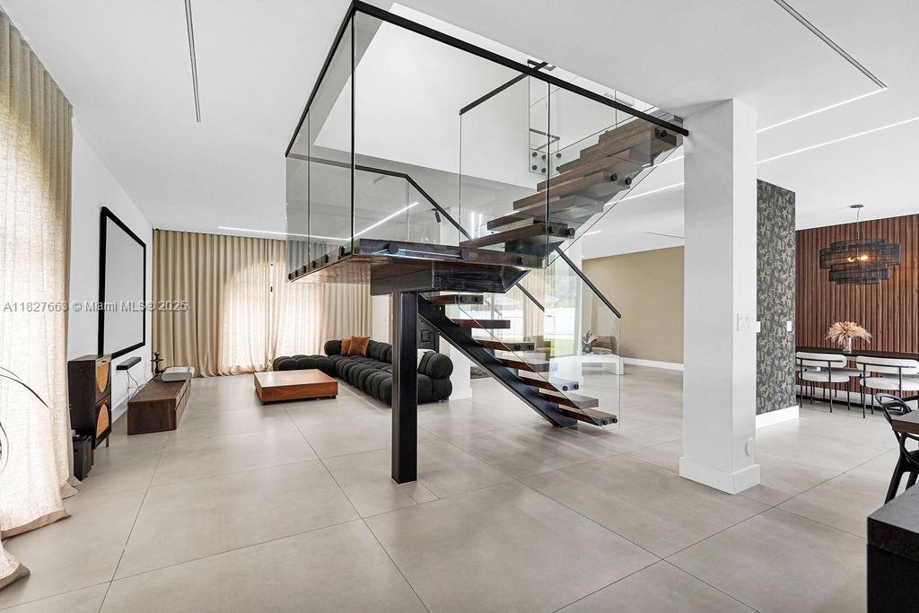 EMBASSY LAKES PHASE II - Residential