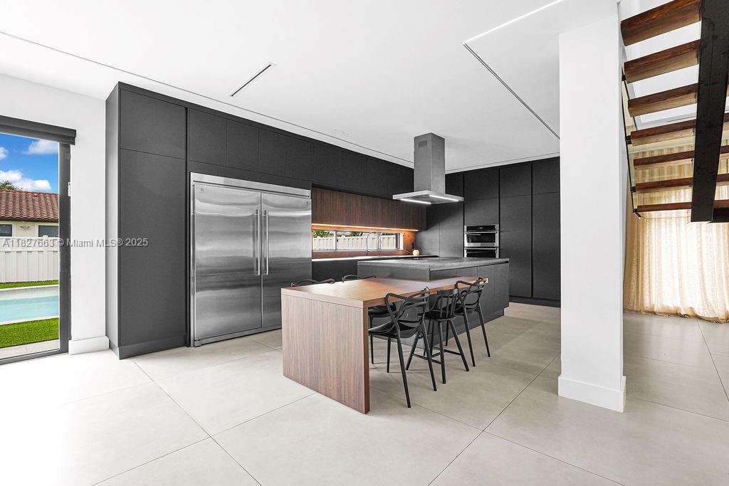 EMBASSY LAKES PHASE II - Residential