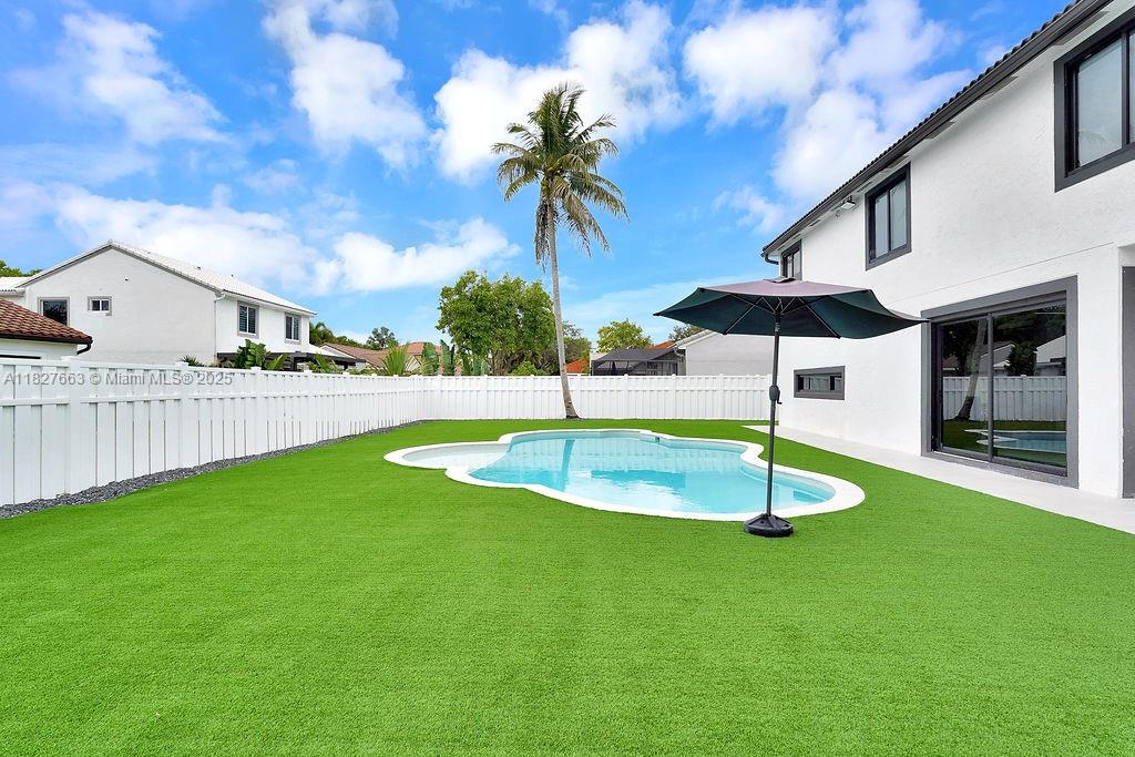 EMBASSY LAKES PHASE II - Residential