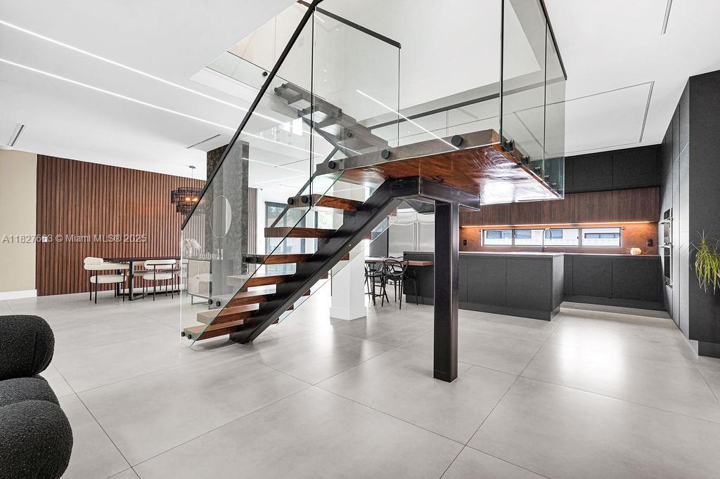 EMBASSY LAKES PHASE II - Residential