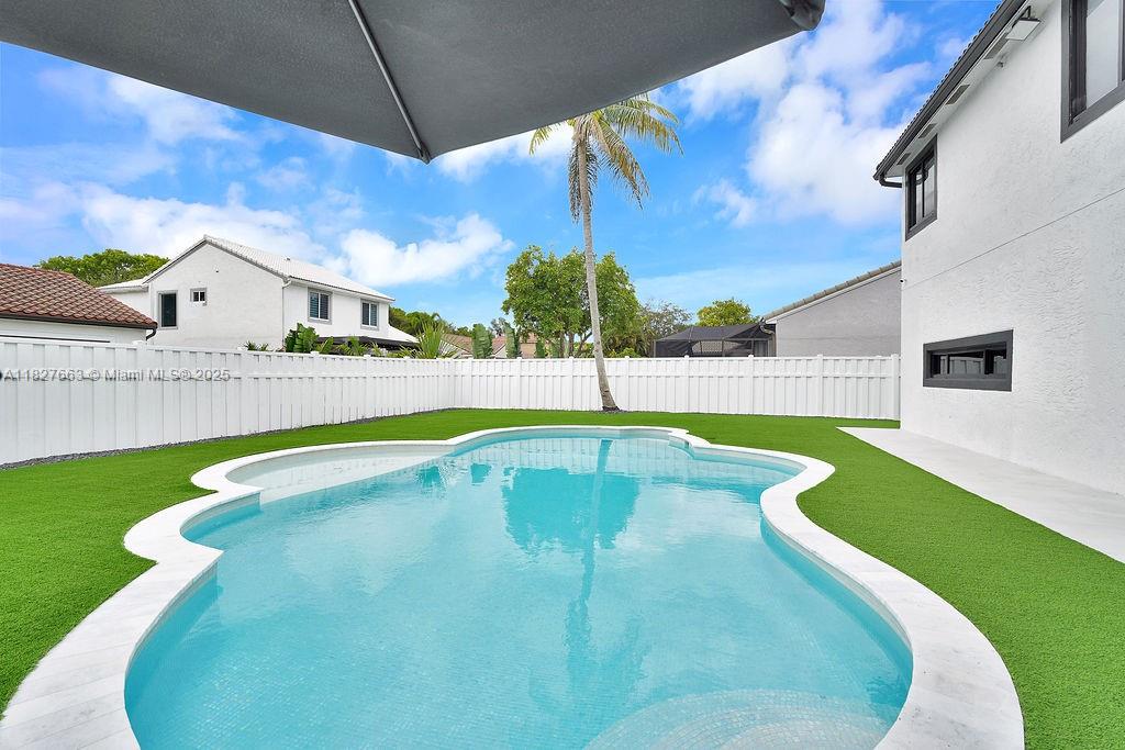 EMBASSY LAKES PHASE II - Residential