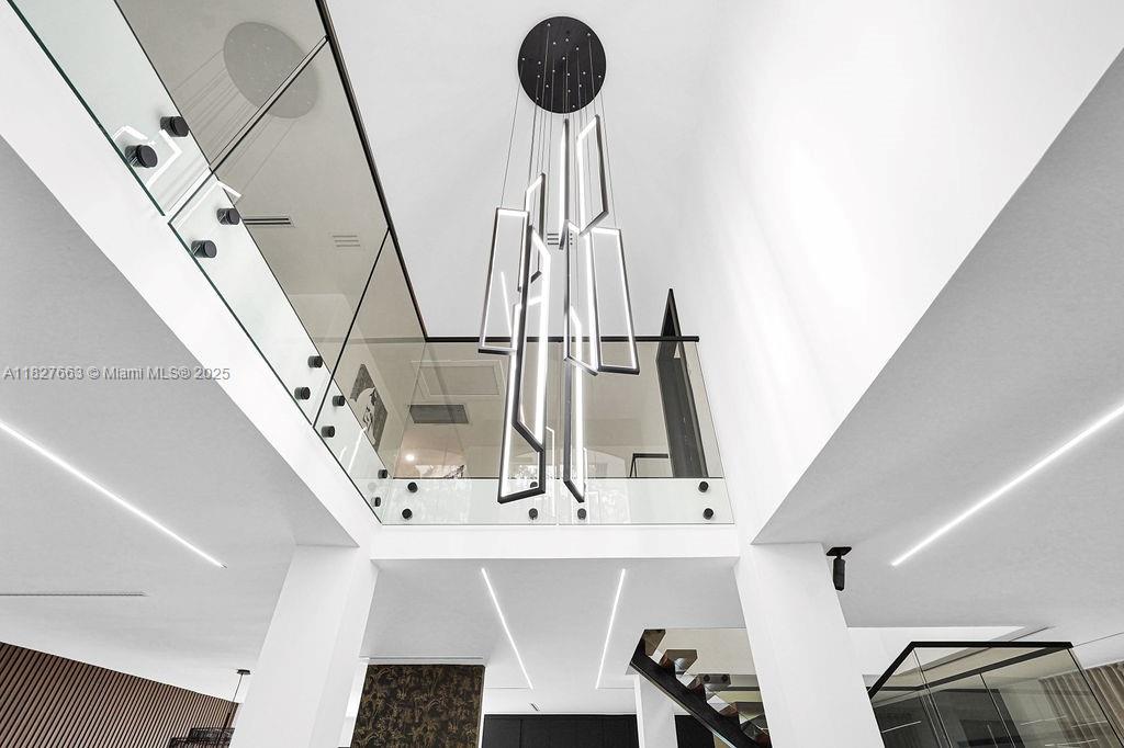 EMBASSY LAKES PHASE II - Residential