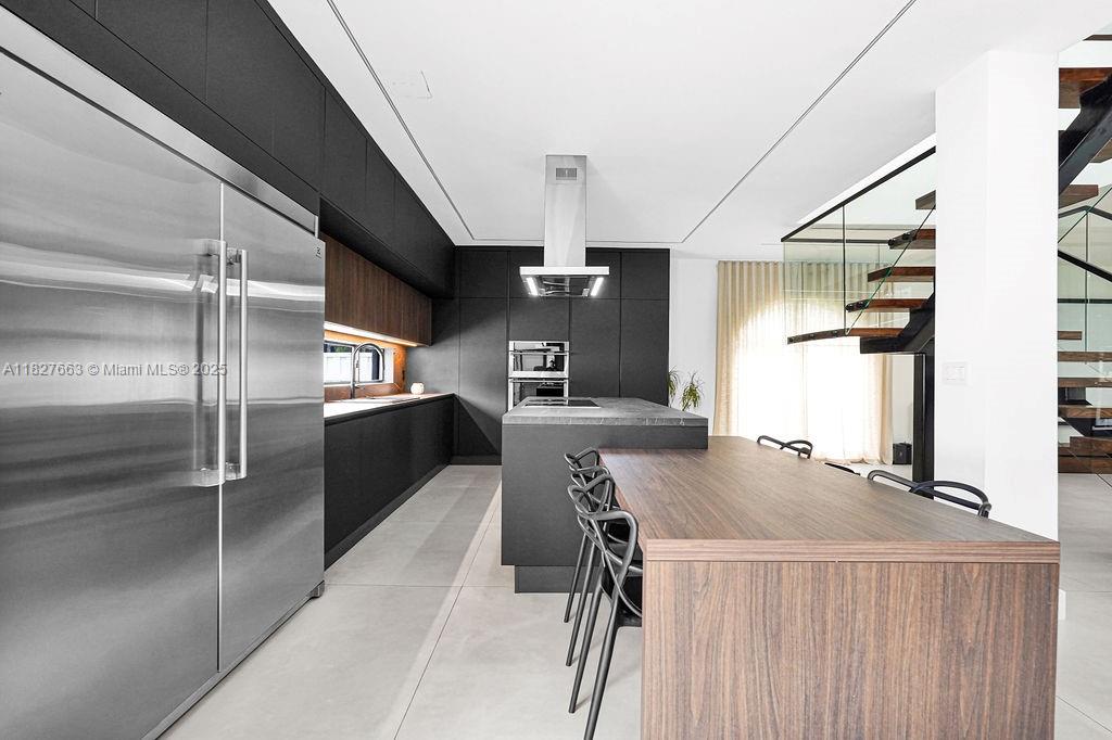 EMBASSY LAKES PHASE II - Residential