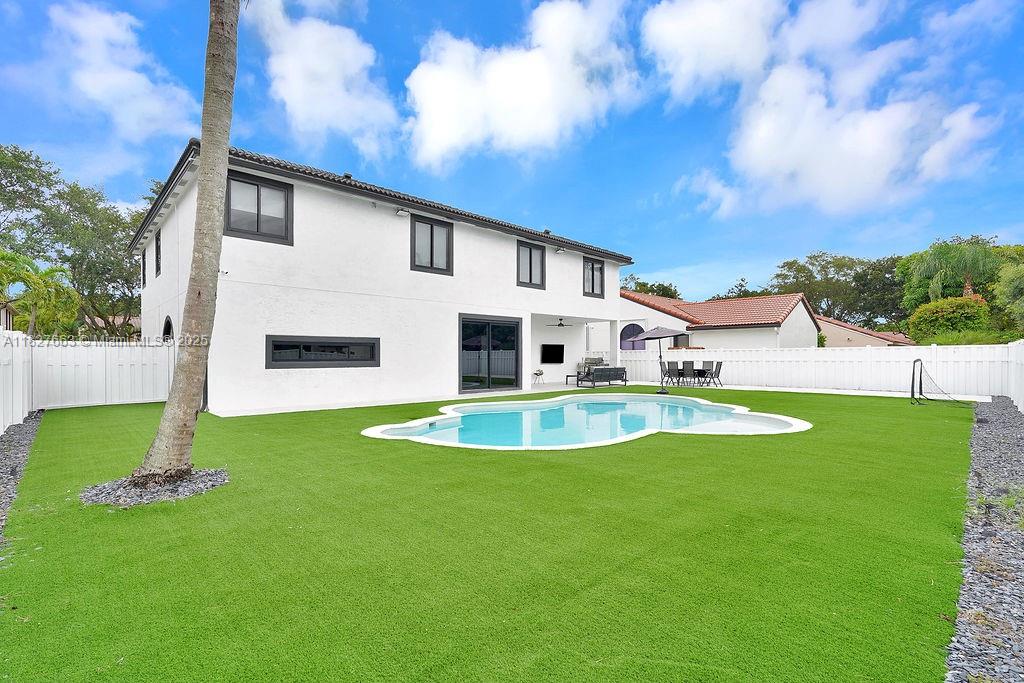 EMBASSY LAKES PHASE II - Residential