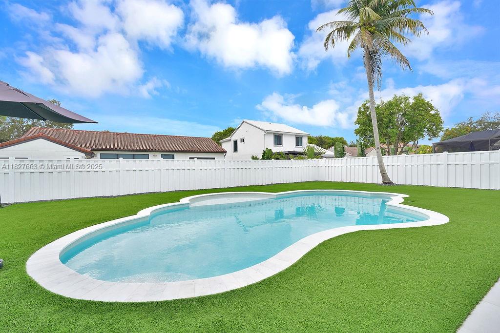 EMBASSY LAKES PHASE II - Residential