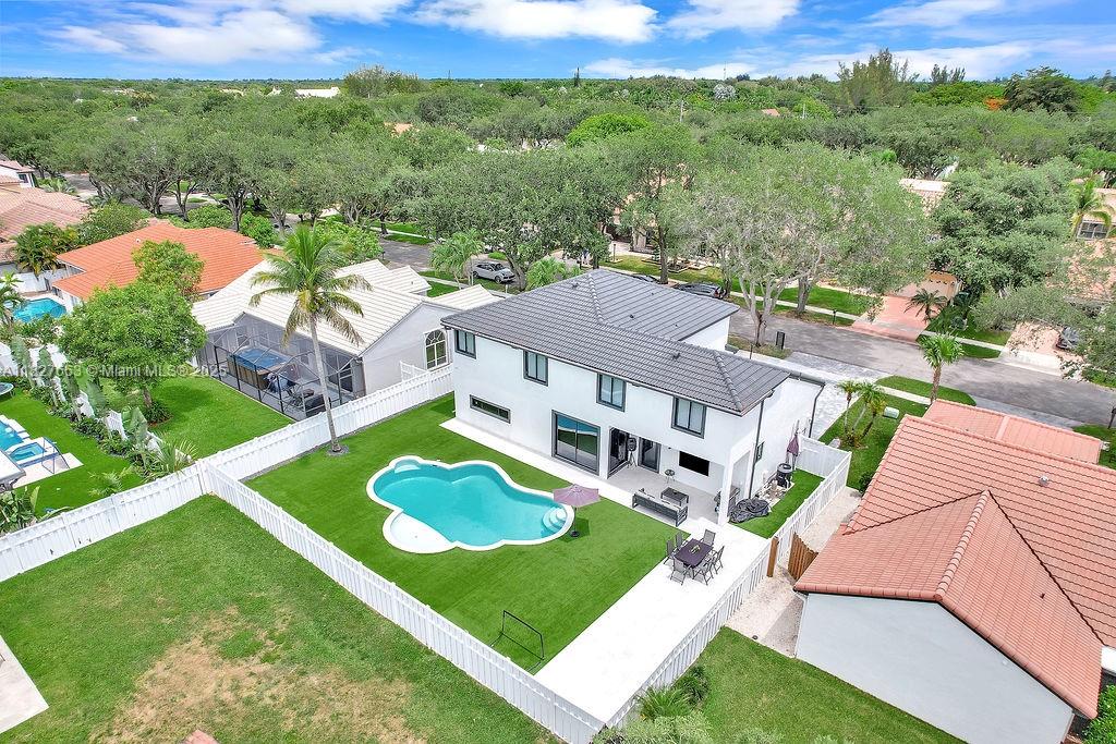 EMBASSY LAKES PHASE II - Residential