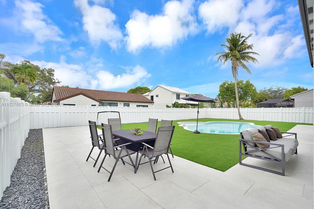 EMBASSY LAKES PHASE II - Residential