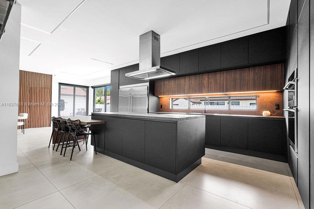 EMBASSY LAKES PHASE II - Residential