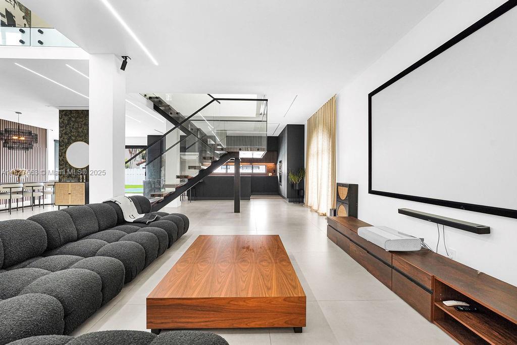 EMBASSY LAKES PHASE II - Residential