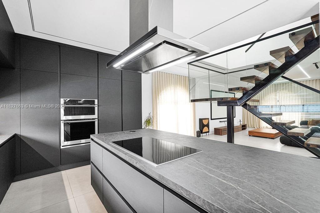 EMBASSY LAKES PHASE II - Residential