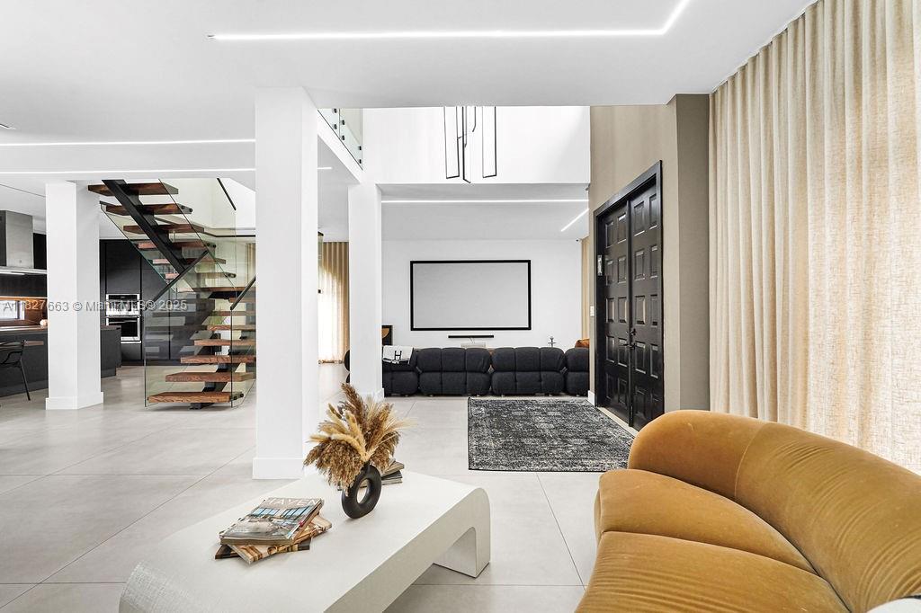 EMBASSY LAKES PHASE II - Residential