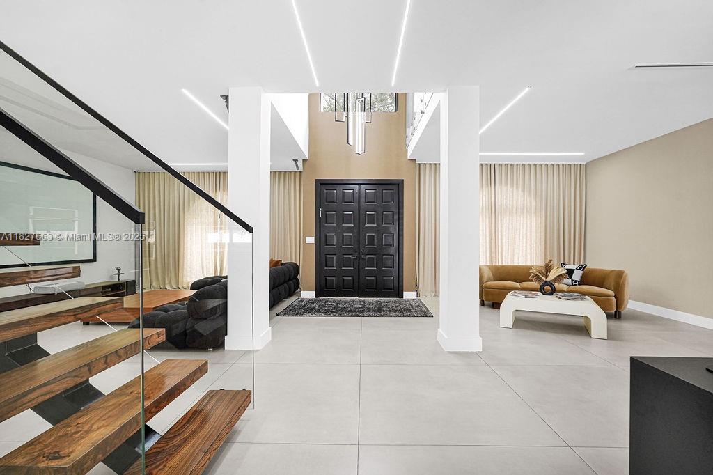 EMBASSY LAKES PHASE II - Residential