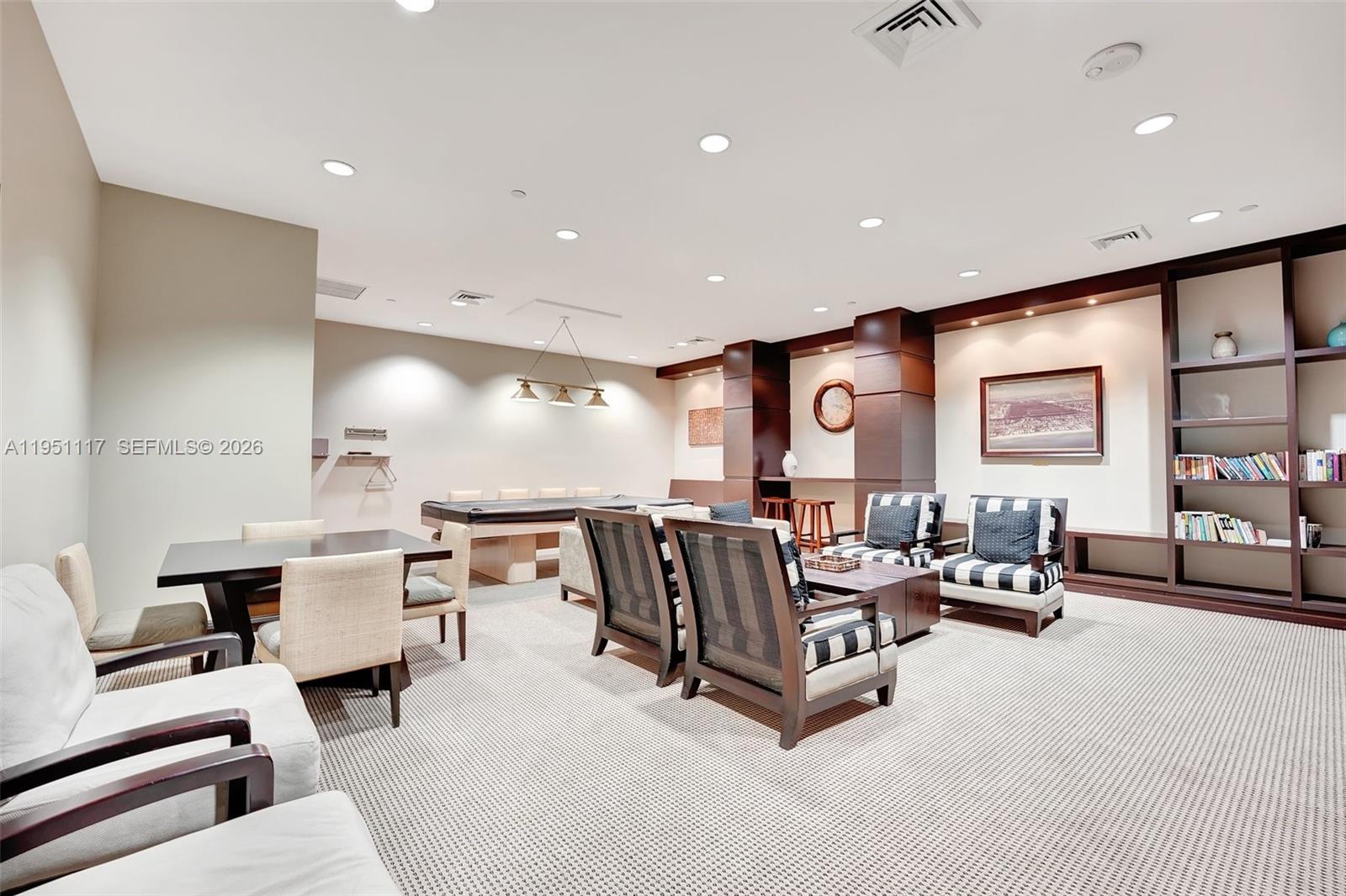 HARBOR TWS AT THE WATERWA - Residential