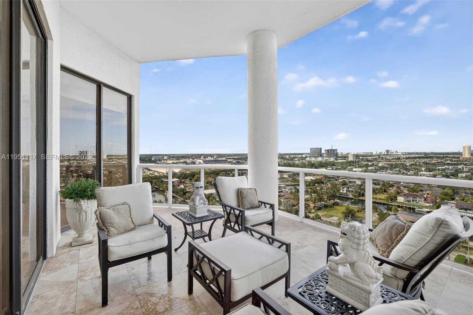 HARBOR TWS AT THE WATERWA - Residential