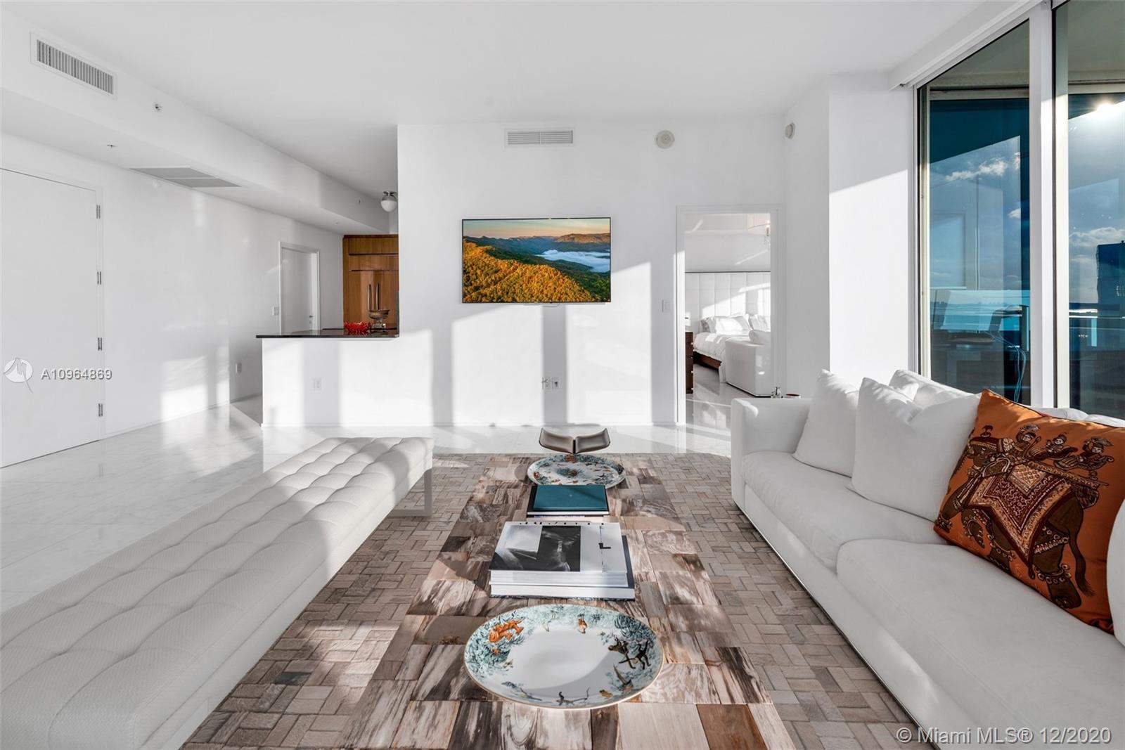 CONTINUUM ON SOUTH BEACH - Residential