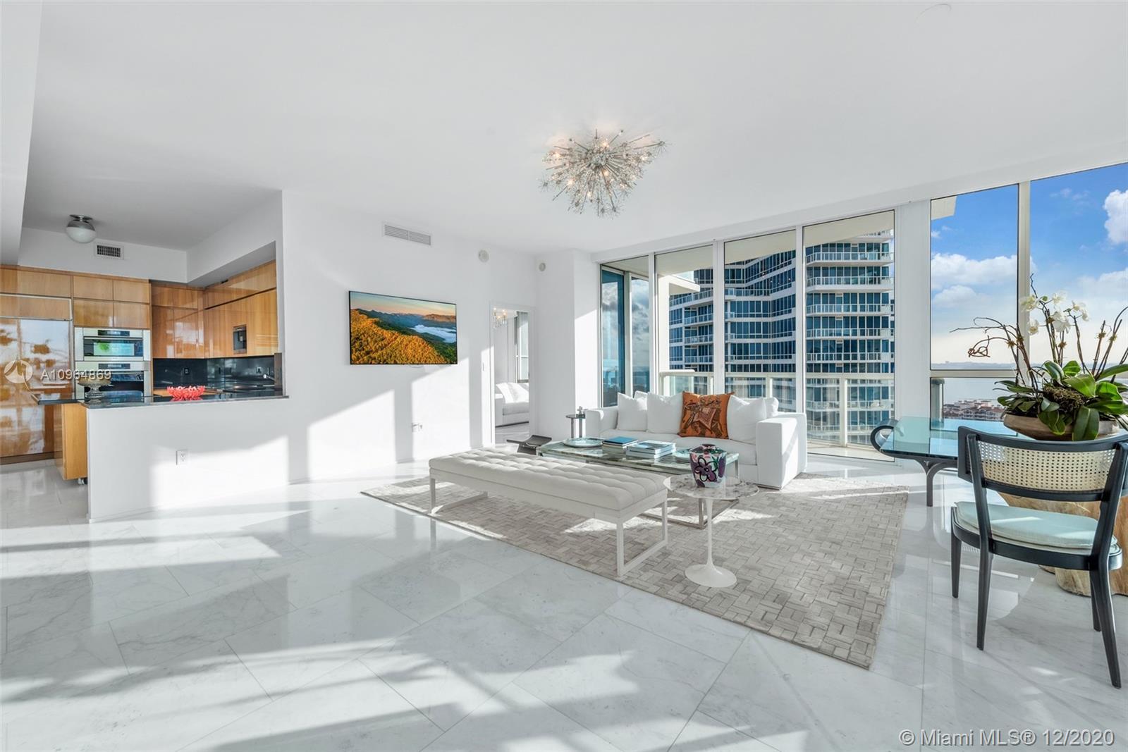 CONTINUUM ON SOUTH BEACH - Residential