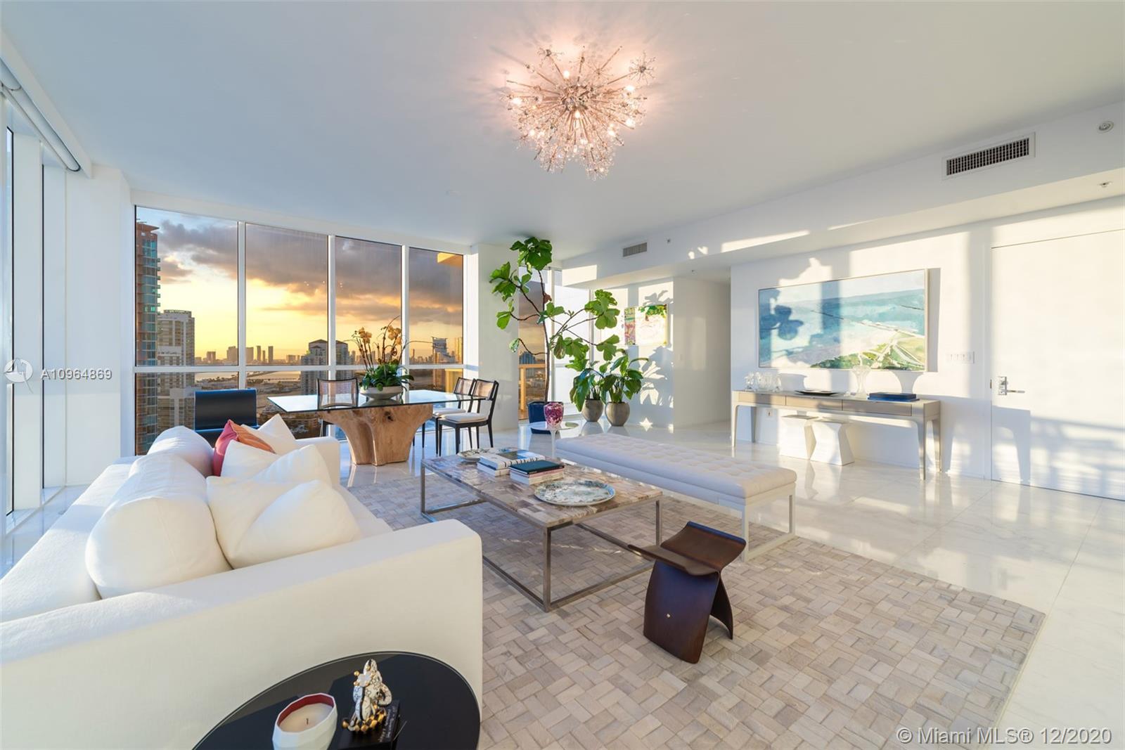 CONTINUUM ON SOUTH BEACH - Residential