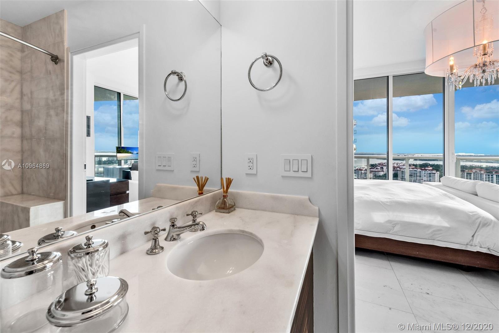 CONTINUUM ON SOUTH BEACH - Residential