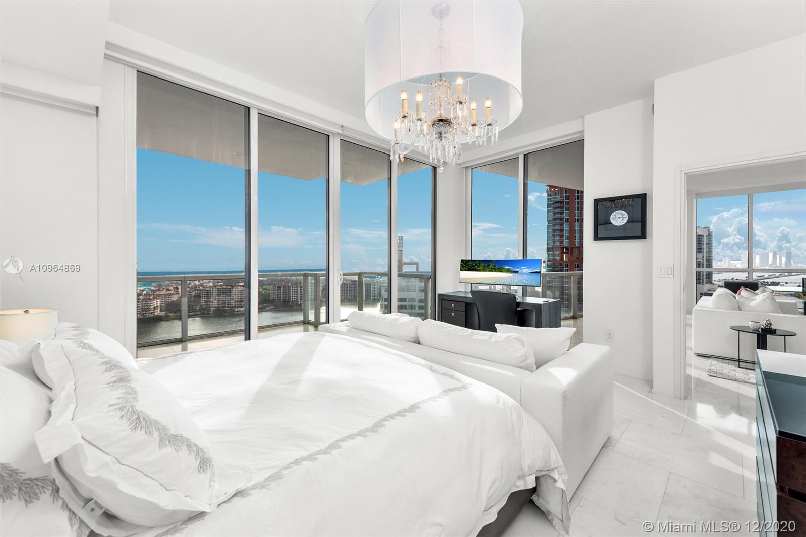 CONTINUUM ON SOUTH BEACH - Residential