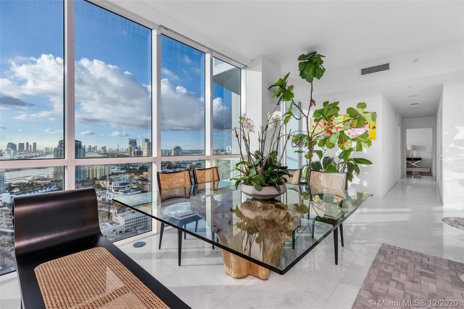 CONTINUUM ON SOUTH BEACH - Residential