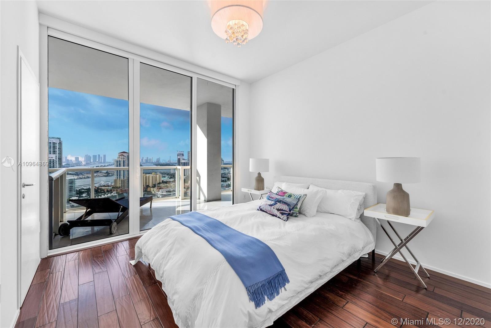 CONTINUUM ON SOUTH BEACH - Residential