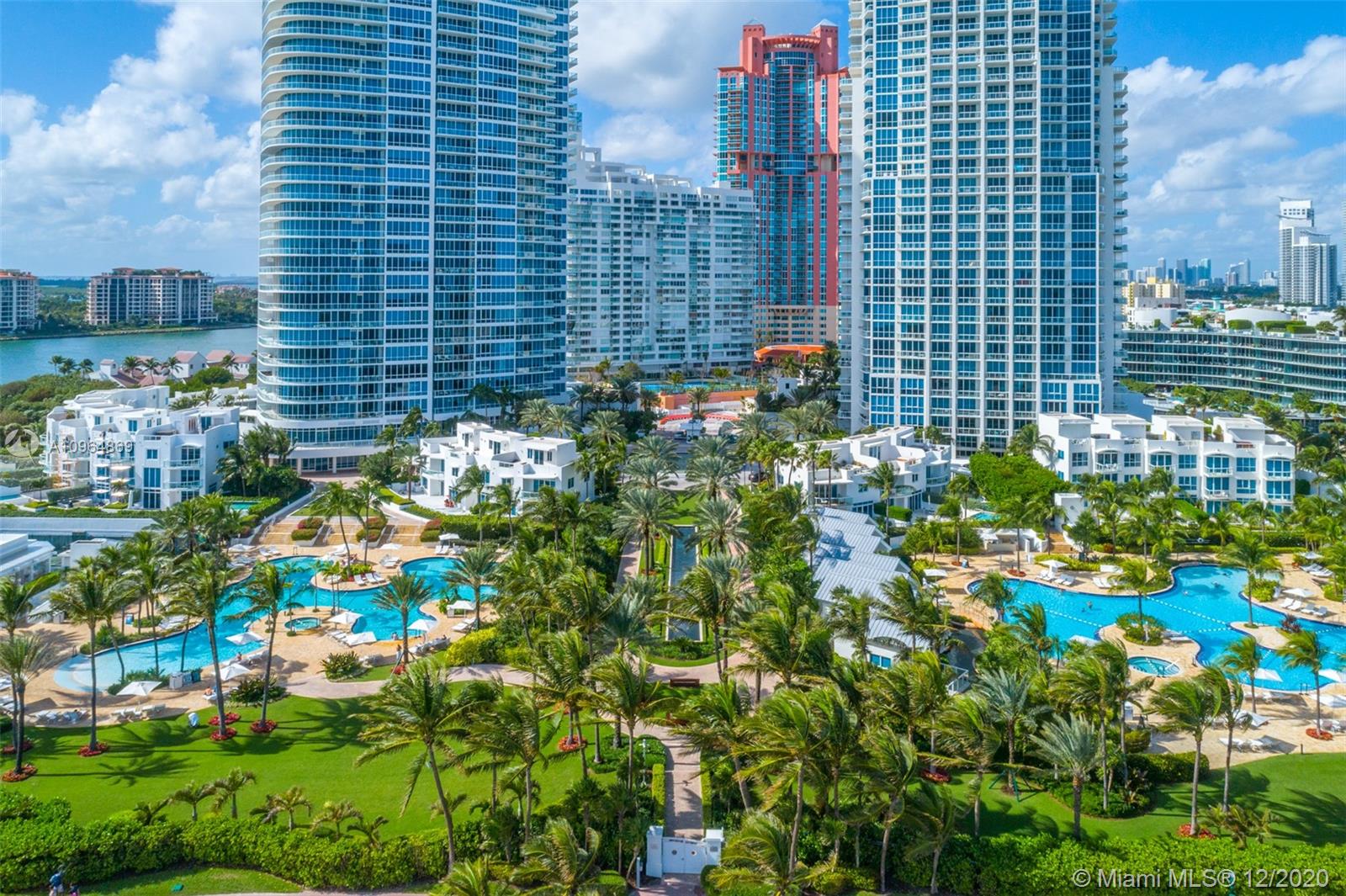 CONTINUUM ON SOUTH BEACH - Residential