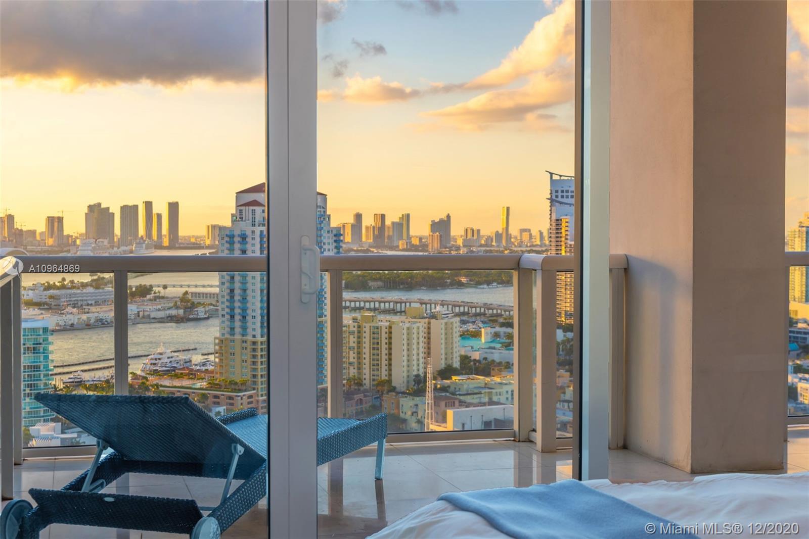 CONTINUUM ON SOUTH BEACH - Residential