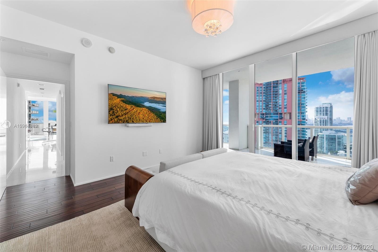 CONTINUUM ON SOUTH BEACH - Residential