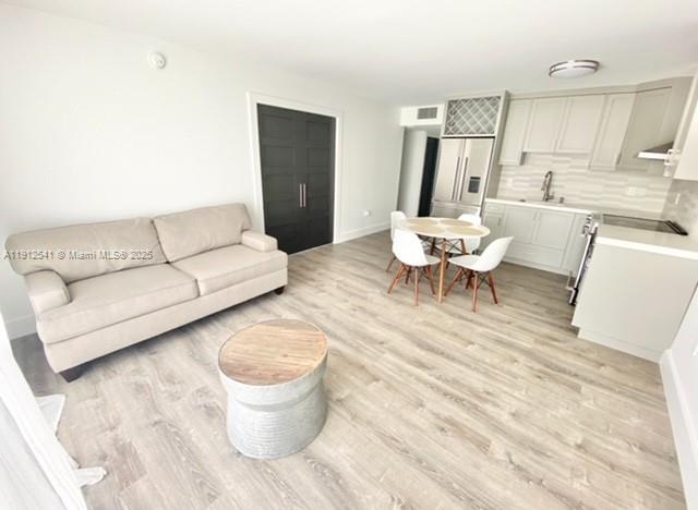 THE PRESIDENTIAL CONDO - Residential