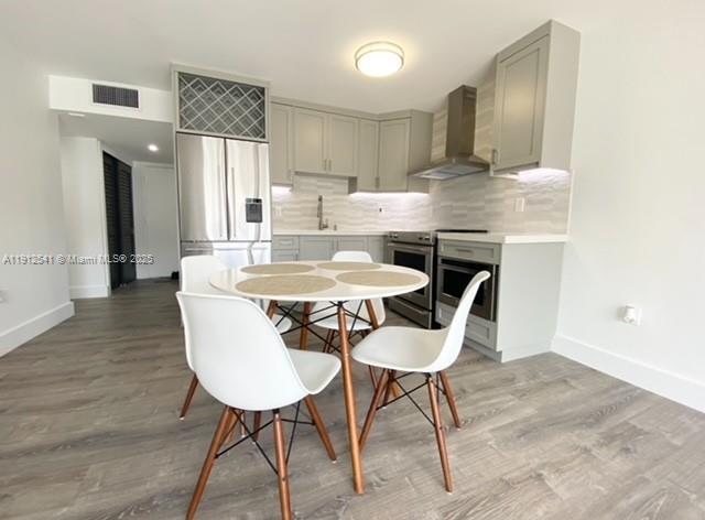 THE PRESIDENTIAL CONDO - Residential