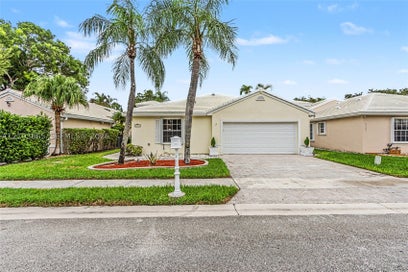 15251 Wilshire Way Pembroke Pines FL 33027