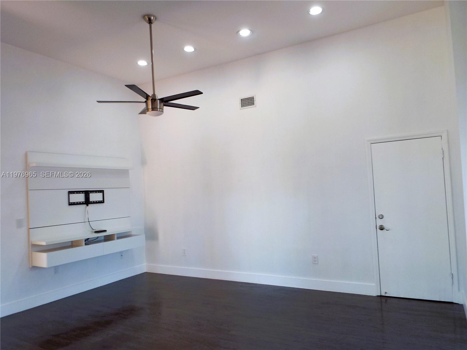 POINCIANA POINTE PHASE 1 - Residential Lease