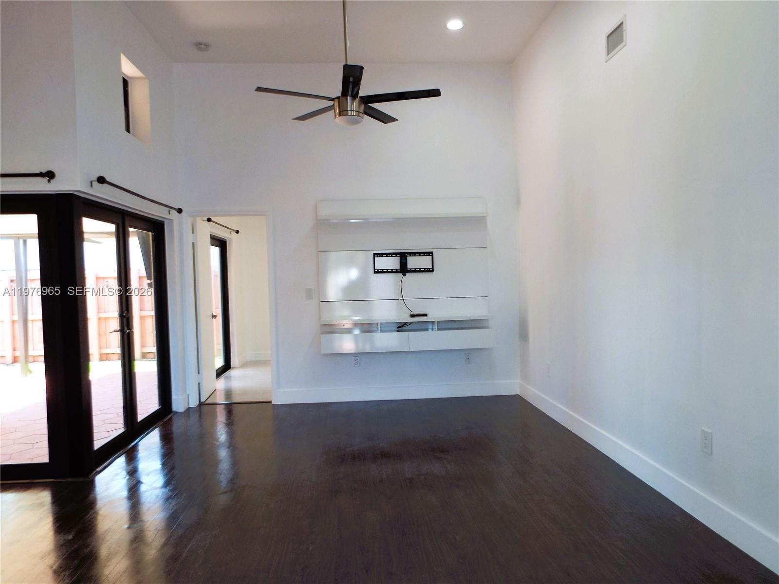 POINCIANA POINTE PHASE 1 - Residential Lease