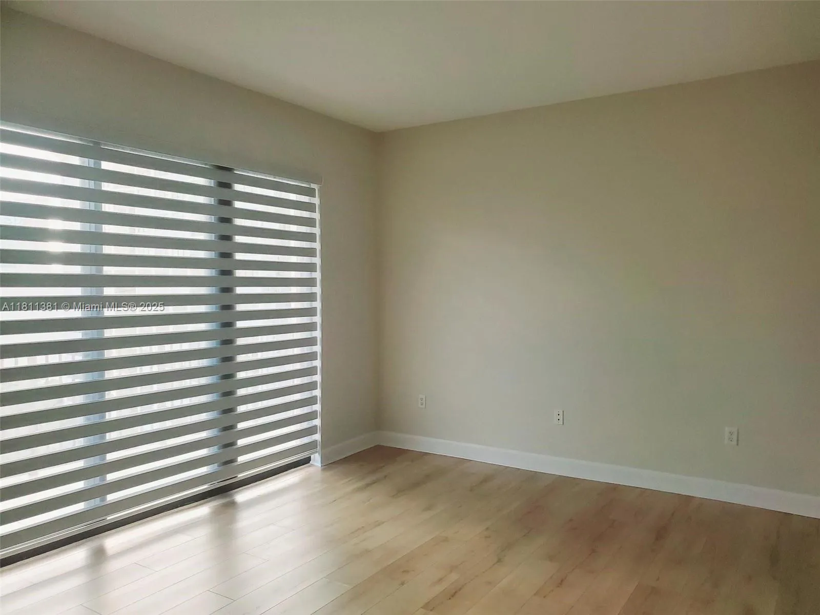 Coral Gables, Florida 33134, United States, 2 Bedrooms Bedrooms, ,2 BathroomsBathrooms,Residential,Active,139943