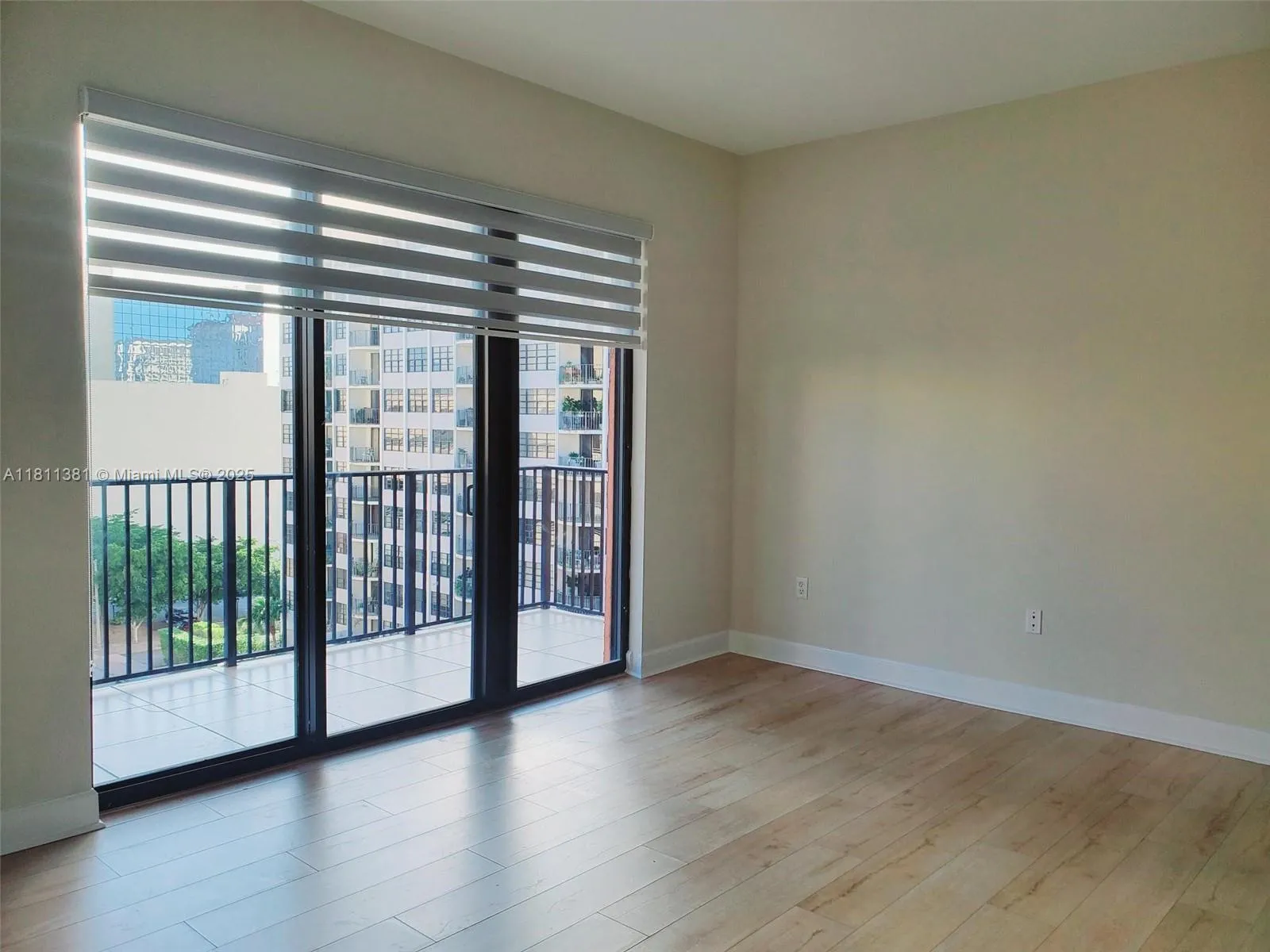 Coral Gables, Florida 33134, United States, 2 Bedrooms Bedrooms, ,2 BathroomsBathrooms,Residential,Active,139943