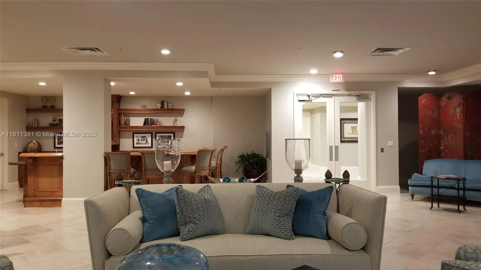 Coral Gables, Florida 33134, United States, 2 Bedrooms Bedrooms, ,2 BathroomsBathrooms,Residential,Active,139943